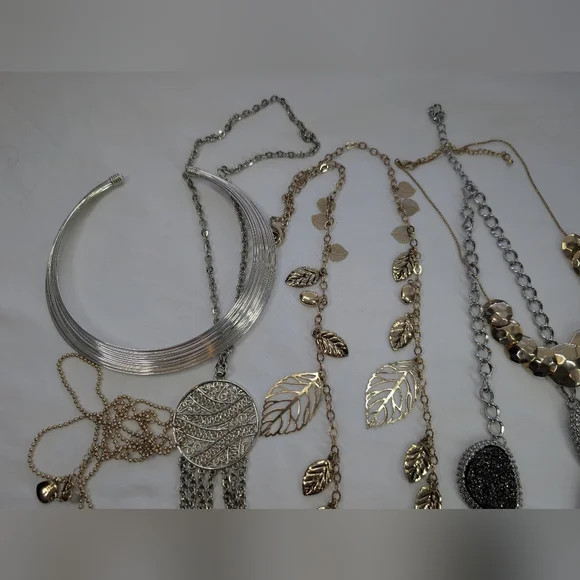 Grab Bag #41 Necklaces Vintage And Modern - Picture 4 of 9